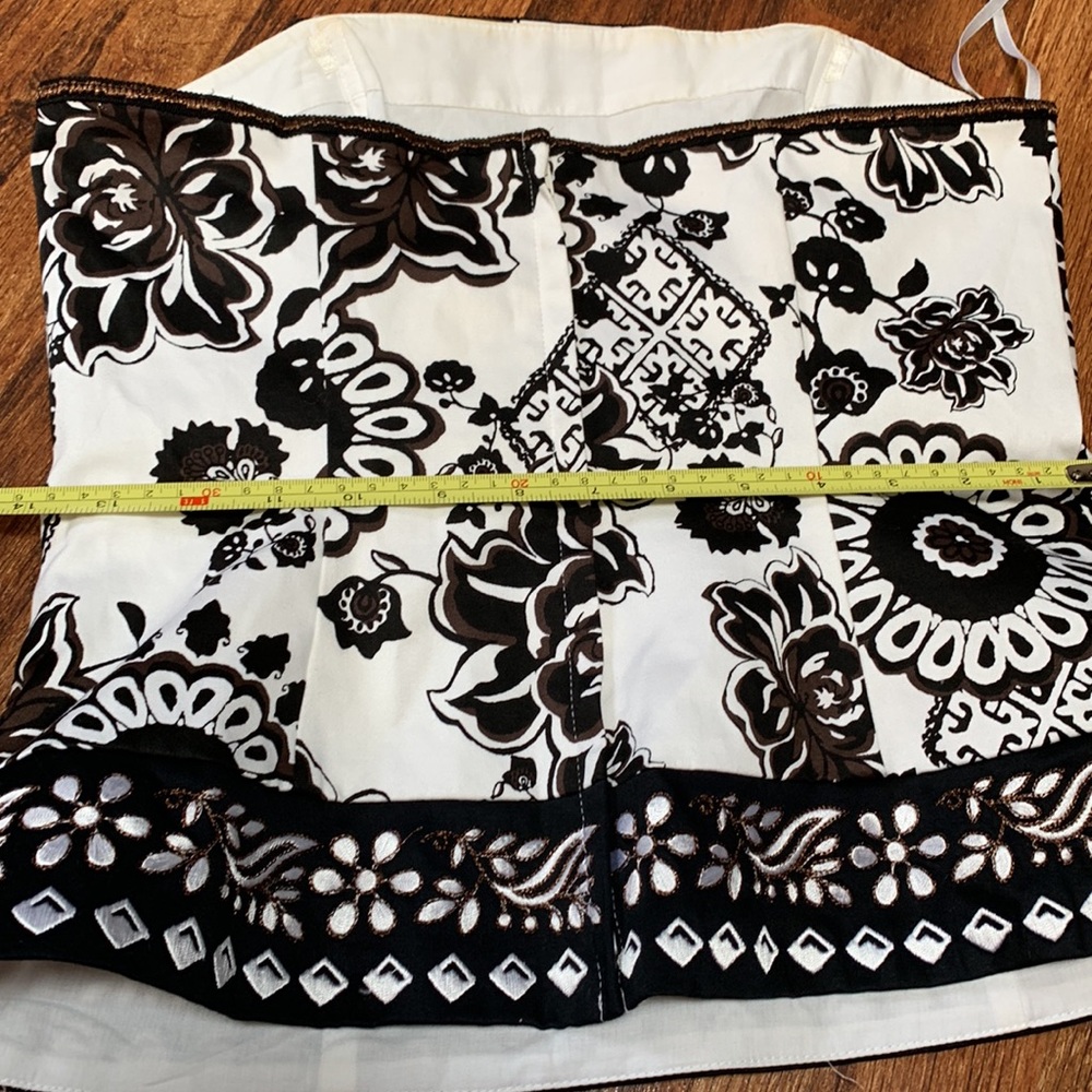 White House Black Market Black and White Floral Strapless Top - Picture 9 of 11